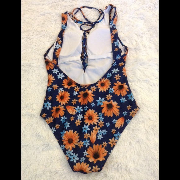 Bathing Suit | Size S - Picture 2 of 8
